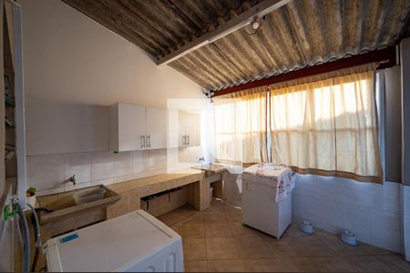 Casa à venda com 220m², 3 quartos e 3 vagasLavanderia