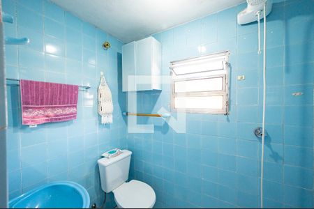 Casa à venda com 220m², 3 quartos e 3 vagasBanheiro Social Casa 2