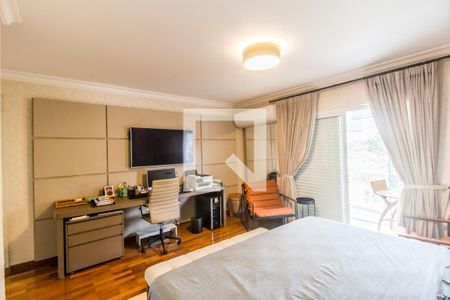 Casa de condomínio à venda com 530m², 4 quartos e 6 vagasSuíte master