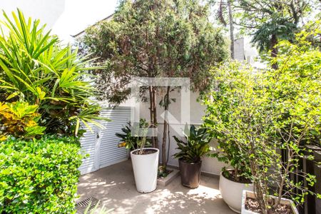 Casa de condomínio à venda com 530m², 4 quartos e 6 vagasCorredor