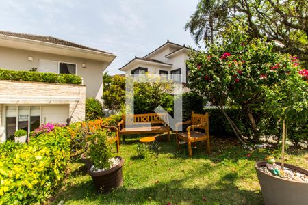 Casa de condomínio à venda com 530m², 4 quartos e 6 vagasVista da Rua