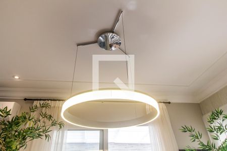 Casa de condomínio à venda com 530m², 4 quartos e 6 vagasDetalhe Sala