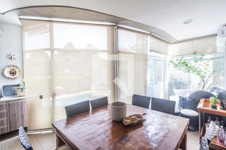 Casa de condomínio à venda com 530m², 4 quartos e 6 vagasVaranda gourmet