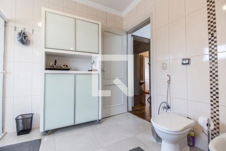 Casa de condomínio à venda com 530m², 4 quartos e 6 vagasBanheiro da Suíte master