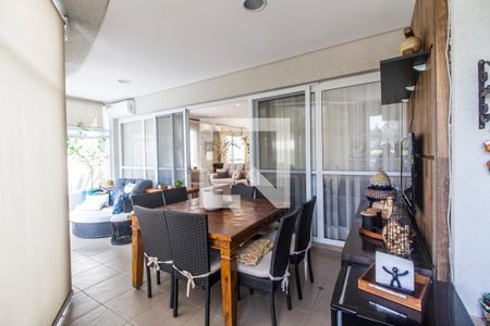 Casa de condomínio à venda com 530m², 4 quartos e 6 vagasVaranda gourmet