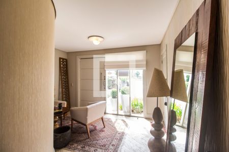 Casa de condomínio à venda com 530m², 4 quartos e 6 vagasHall de entrada