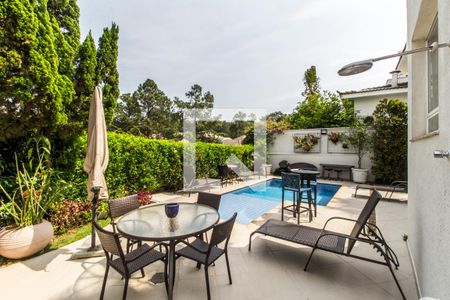 Casa de condomínio à venda com 530m², 4 quartos e 6 vagasPiscina