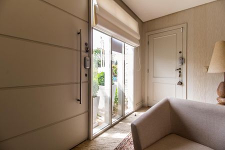 Casa de condomínio à venda com 530m², 4 quartos e 6 vagasHall de entrada