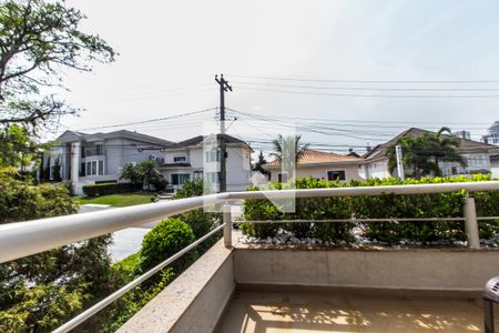 Casa de condomínio à venda com 530m², 4 quartos e 6 vagasVaranda