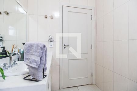 Casa de condomínio à venda com 530m², 4 quartos e 6 vagasBanheiro da Suíte 2