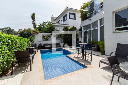 Casa de condomínio à venda com 530m², 4 quartos e 6 vagasPiscina