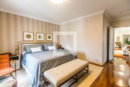 Casa de condomínio à venda com 530m², 4 quartos e 6 vagasSuíte master