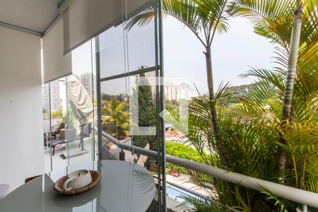 Casa de condomínio à venda com 530m², 4 quartos e 6 vagasVaranda