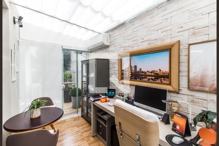 Casa de condomínio à venda com 530m², 4 quartos e 6 vagasEscritório