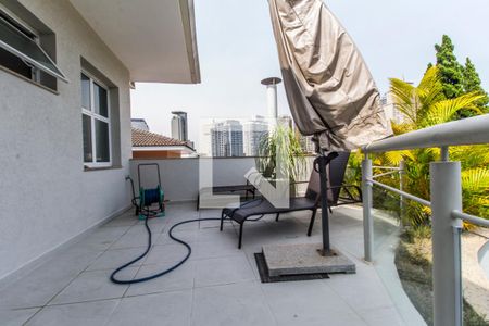 Casa de condomínio à venda com 530m², 4 quartos e 6 vagasVaranda