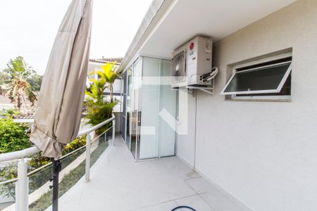 Casa de condomínio à venda com 530m², 4 quartos e 6 vagasVaranda