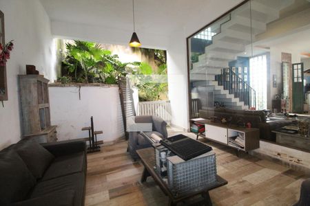 Casa de condomínio à venda com 400m², 4 quartos e 5 vagasÁrea externa 