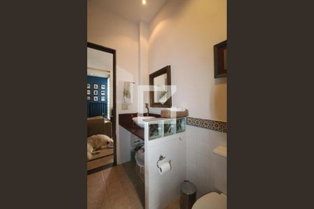 Casa de condomínio à venda com 400m², 4 quartos e 5 vagasBanheiro Social