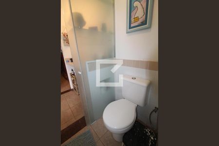 Casa de condomínio à venda com 400m², 4 quartos e 5 vagasBanheiro da Suíte 1