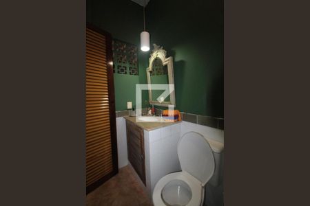 Casa de condomínio à venda com 400m², 4 quartos e 5 vagasEspaço de Hóspedes -Banheiro 