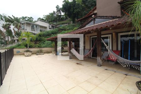 Casa de condomínio à venda com 400m², 4 quartos e 5 vagasÁrea externa - Piscina