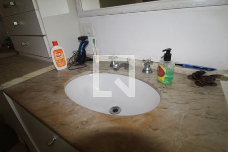 Casa de condomínio à venda com 400m², 4 quartos e 5 vagasBanheiro da Suíte 3