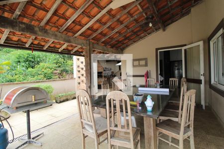 Casa de condomínio à venda com 400m², 4 quartos e 5 vagasÁrea externa -Churrasqueira 