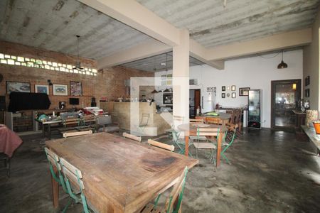 Casa de condomínio à venda com 400m², 4 quartos e 5 vagasÁrea gourmet