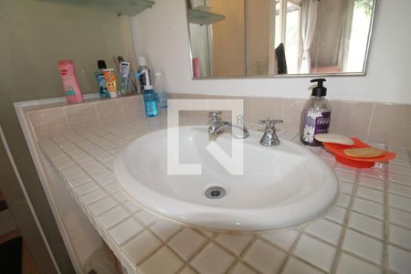 Casa de condomínio à venda com 400m², 4 quartos e 5 vagasBanheiro da Suíte 2