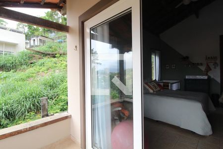 Casa de condomínio à venda com 400m², 4 quartos e 5 vagasVaranda da Suíte 1