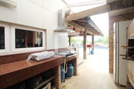 Casa de condomínio à venda com 400m², 4 quartos e 5 vagasÁrea externa -Churrasqueira