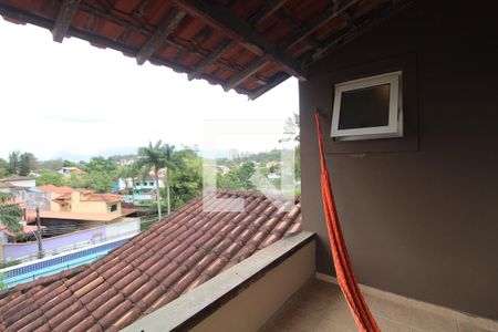 Casa de condomínio à venda com 400m², 4 quartos e 5 vagasVaranda da Suíte 2