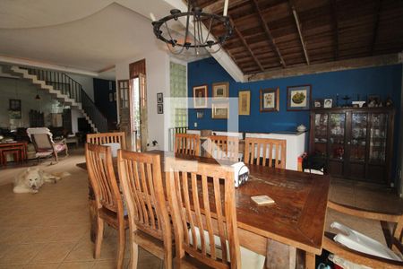 Sala de casa de condomínio à venda com 4 quartos, 400m² em Anil, Rio de Janeiro