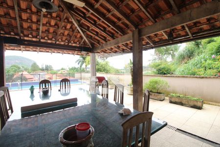 Casa de condomínio à venda com 400m², 4 quartos e 5 vagasÁrea externa -Churrasqueira