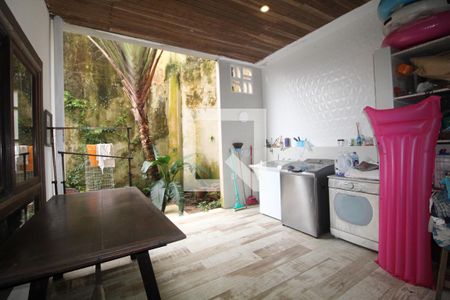 Casa de condomínio à venda com 400m², 4 quartos e 5 vagasÁrea de Serviço