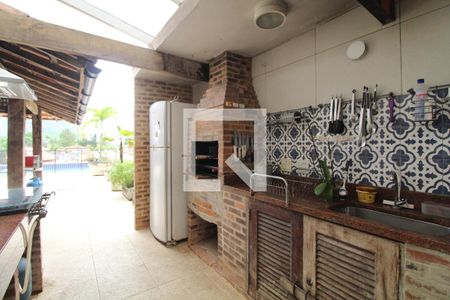 Casa de condomínio à venda com 400m², 4 quartos e 5 vagasÁrea externa -Churrasqueira