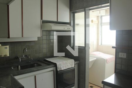 Apartamento à venda com 130m², 3 quartos e 2 vagasCozinha e Área de Serviço