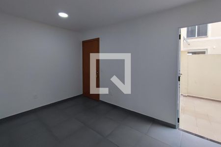 Sala de apartamento para alugar com 2 quartos, 48m² em Jardim Esmeraldina, Campinas