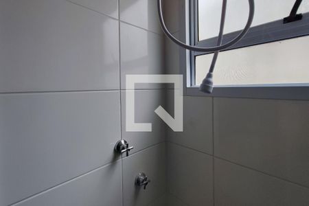 Banheiro de apartamento para alugar com 2 quartos, 48m² em Jardim Esmeraldina, Campinas