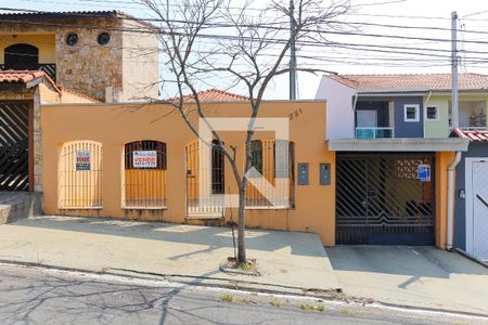 Casa à venda com 200m², 2 quartos e 3 vagasFachada