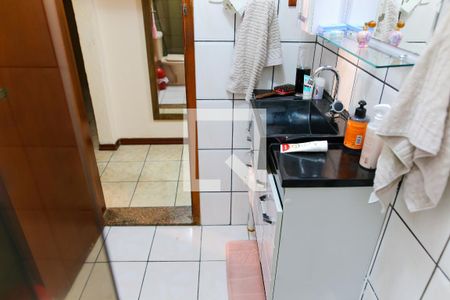 Casa à venda com 200m², 2 quartos e 3 vagasBanheiro