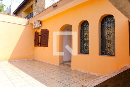 Casa à venda com 200m², 2 quartos e 3 vagasFachada