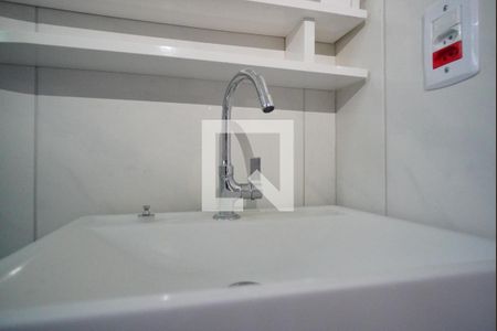 Banheiro de apartamento à venda com 1 quarto, 46m² em Agronomia, Porto Alegre