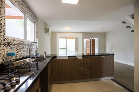Casa para alugar com 110m², 3 quartos e 2 vagasCozinha