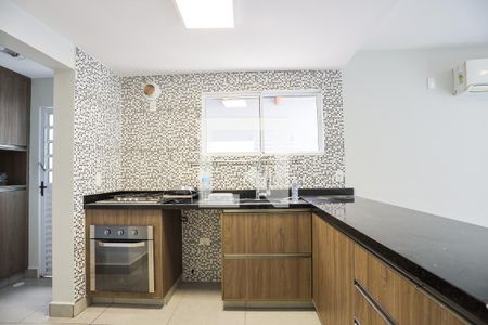 Casa para alugar com 110m², 3 quartos e 2 vagasCozinha