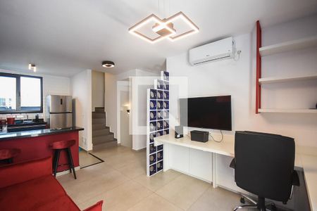 Sala de casa de condomínio para alugar com 2 quartos, 126m² em Real Parque, São Paulo