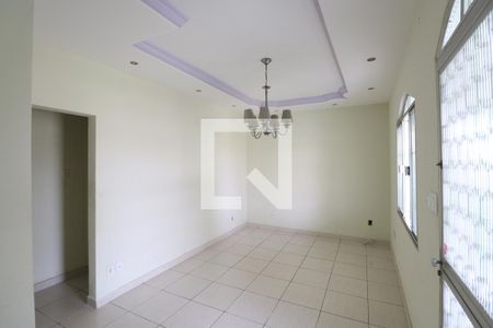 Casa para alugar com 229m², 5 quartos e 2 vagasSala