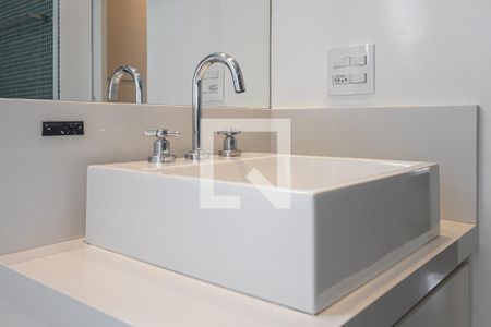 Apartamento para alugar com 126m², 2 quartos e 1 vaga Apartamento para alugar com 126m², 2 quartos e 1 vagaBanheiro da Suíte 1