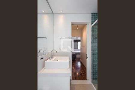Apartamento para alugar com 126m², 2 quartos e 1 vaga Apartamento para alugar com 126m², 2 quartos e 1 vagaBanheiro da Suíte 1