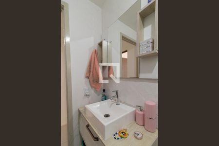 Banheiro de apartamento à venda com 1 quarto, 41m² em Partenon, Porto Alegre